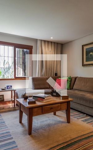 Casa de condomínio à venda com 220m², 4 quartos e 2 vagas Casa de condomínio à venda com 220m², 4 quartos e 2 vagasSala