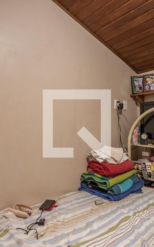 Casa de condomínio à venda com 220m², 4 quartos e 2 vagas Casa de condomínio à venda com 220m², 4 quartos e 2 vagasÁrea de Serviço