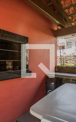 Casa de condomínio à venda com 220m², 4 quartos e 2 vagas Casa de condomínio à venda com 220m², 4 quartos e 2 vagasÁrea comum - Churrasqueira
