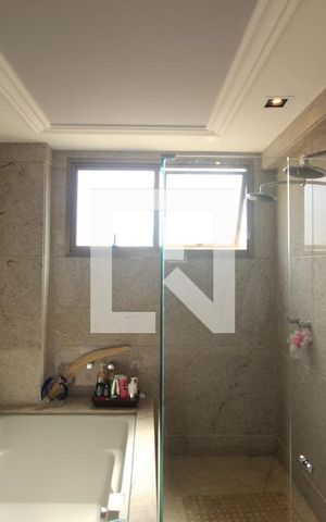 Apartamento à venda com 276m², 4 quartos e 4 vagasBanheiro 