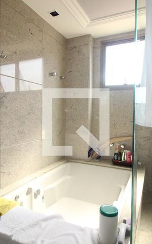 Apartamento à venda com 276m², 4 quartos e 4 vagasBanheiro 