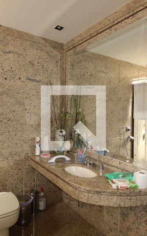Apartamento à venda com 276m², 4 quartos e 4 vagasBanheiro 