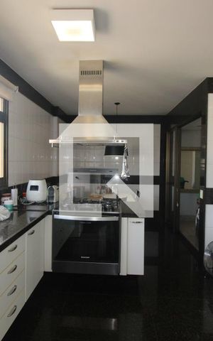 Apartamento à venda com 276m², 4 quartos e 4 vagasCozinha 