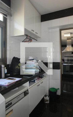 Apartamento à venda com 276m², 4 quartos e 4 vagasÁrea de serviço 