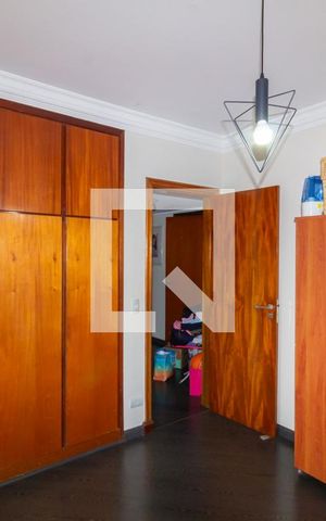 Apartamento à venda com 200m², 4 quartos e 4 vagas Apartamento à venda com 200m², 4 quartos e 4 vagasQuarto 4