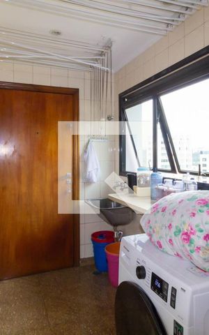 Apartamento à venda com 200m², 4 quartos e 4 vagas Apartamento à venda com 200m², 4 quartos e 4 vagasLavanderia