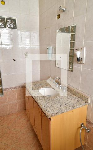 Casa à venda com 395m², 3 quartos e 2 vagasBanheiro 1