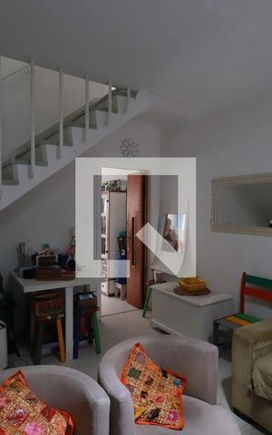 Casa à venda com 76m², 2 quartos e 1 vagaSala