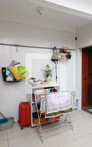 Casa à venda com 76m², 2 quartos e 1 vagaÁrea de Serviço
