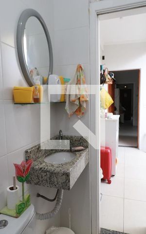 Casa à venda com 76m², 2 quartos e 1 vagaBanheiro de serviço