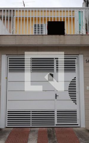 Casa à venda com 76m², 2 quartos e 1 vagaFachada