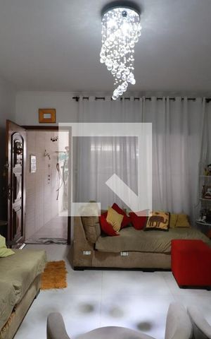 Casa à venda com 76m², 2 quartos e 1 vagaSala