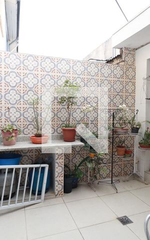 Casa à venda com 76m², 2 quartos e 1 vagaÁrea de Serviço