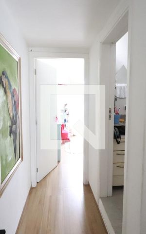 Casa à venda com 76m², 2 quartos e 1 vagaCorredor