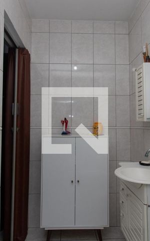 Casa à venda com 216m², 3 quartos e 2 vagas Casa à venda com 216m², 3 quartos e 2 vagasBanheiro da Suíte 1