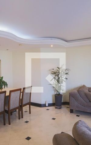 Apartamento à venda com 134m², 3 quartos e 2 vagas Apartamento à venda com 134m², 3 quartos e 2 vagasSala