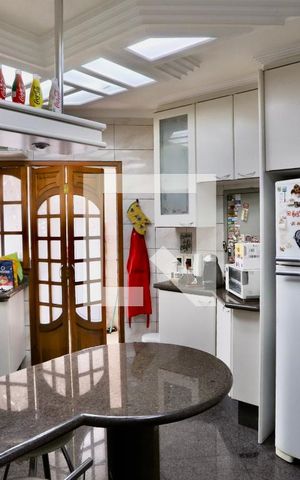 Apartamento à venda com 134m², 3 quartos e 2 vagas Apartamento à venda com 134m², 3 quartos e 2 vagasCozinha