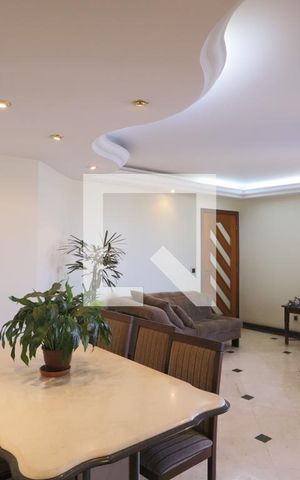Apartamento à venda com 134m², 3 quartos e 2 vagas Apartamento à venda com 134m², 3 quartos e 2 vagasSala