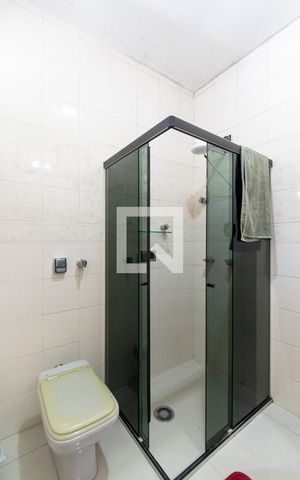 Casa à venda com 455m², 4 quartos e 6 vagas Casa à venda com 455m², 4 quartos e 6 vagasBanheiro da Suíte 3