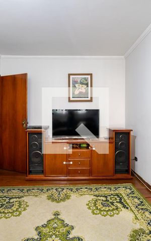 Casa à venda com 455m², 4 quartos e 6 vagas Casa à venda com 455m², 4 quartos e 6 vagasSala de TV