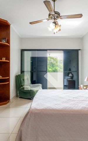 Casa à venda com 455m², 4 quartos e 6 vagas Casa à venda com 455m², 4 quartos e 6 vagasSuíte 1