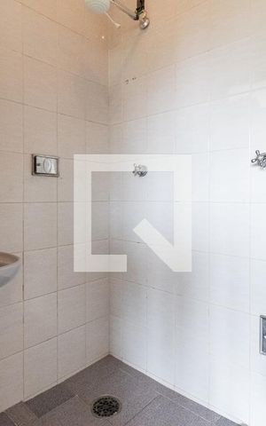 Casa à venda com 455m², 4 quartos e 6 vagas Casa à venda com 455m², 4 quartos e 6 vagasBanheiro de serviço