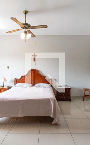 Casa à venda com 455m², 4 quartos e 6 vagas Casa à venda com 455m², 4 quartos e 6 vagasSuíte 1