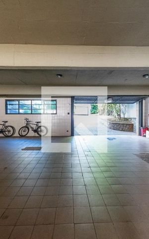 Casa à venda com 455m², 4 quartos e 6 vagas Casa à venda com 455m², 4 quartos e 6 vagasGaragem