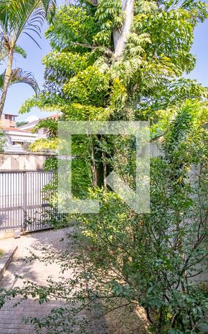 Casa à venda com 455m², 4 quartos e 6 vagas Casa à venda com 455m², 4 quartos e 6 vagasVista da Sala de Jantar