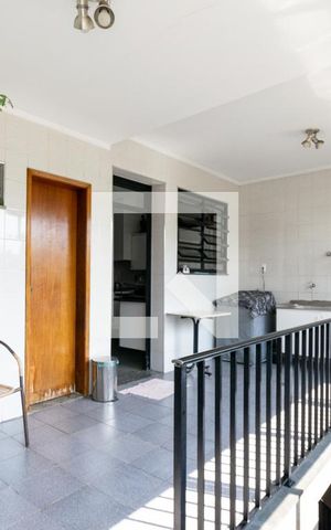 Casa à venda com 455m², 4 quartos e 6 vagas Casa à venda com 455m², 4 quartos e 6 vagasÁrea de Serviço