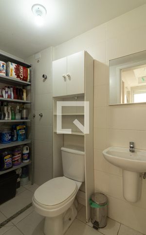 Apartamento à venda com 182m², 4 quartos e 3 vagas Apartamento à venda com 182m², 4 quartos e 3 vagasBanheiro de serviço