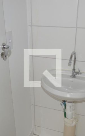Apartamento para alugar com 39m², 2 quartos e sem vagaBanheiro