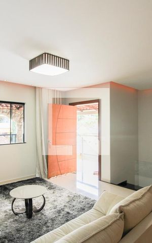 Casa à venda com 145m², 4 quartos e 1 vaga Casa à venda com 145m², 4 quartos e 1 vagaSala