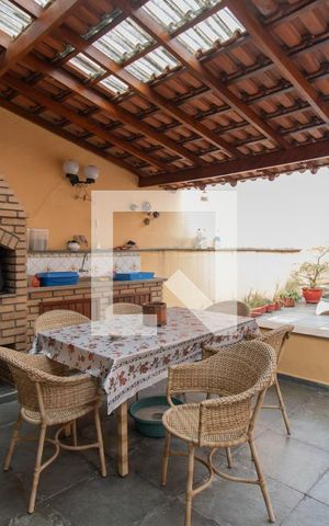 Casa para alugar com 450m², 4 quartos e 4 vagas Casa para alugar com 450m², 4 quartos e 4 vagasÁrea Externa