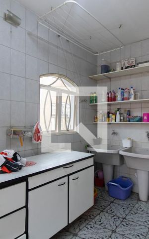 Casa para alugar com 450m², 4 quartos e 4 vagas Casa para alugar com 450m², 4 quartos e 4 vagasÁrea de Serviço