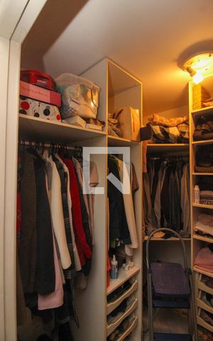 Casa de condomínio à venda com 177m², 3 quartos e 2 vagas Casa de condomínio à venda com 177m², 3 quartos e 2 vagasCloset da suíte 1