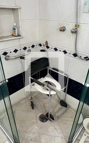 Apartamento à venda com 180m², 3 quartos e 2 vagas Apartamento à venda com 180m², 3 quartos e 2 vagasBanheiro da Suíte