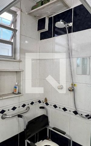 Apartamento à venda com 180m², 3 quartos e 2 vagas Apartamento à venda com 180m², 3 quartos e 2 vagasBanheiro da Suíte