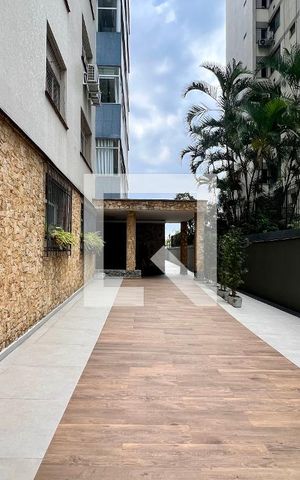 Apartamento à venda com 180m², 3 quartos e 2 vagas Apartamento à venda com 180m², 3 quartos e 2 vagasEntrada