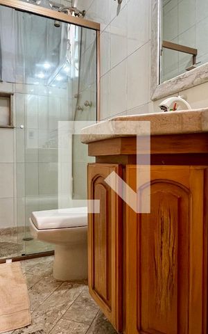 Apartamento à venda com 180m², 3 quartos e 2 vagas Apartamento à venda com 180m², 3 quartos e 2 vagasBanheiro