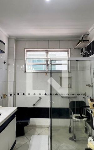 Apartamento à venda com 180m², 3 quartos e 2 vagas Apartamento à venda com 180m², 3 quartos e 2 vagasBanheiro da Suíte