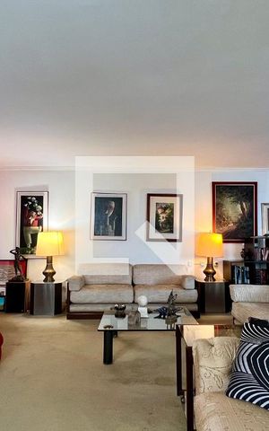 Apartamento à venda com 180m², 3 quartos e 2 vagas Apartamento à venda com 180m², 3 quartos e 2 vagasSala