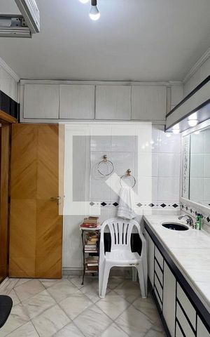 Apartamento à venda com 180m², 3 quartos e 2 vagas Apartamento à venda com 180m², 3 quartos e 2 vagasBanheiro da Suíte