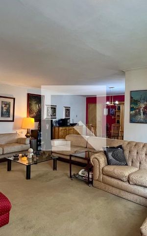 Apartamento à venda com 180m², 3 quartos e 2 vagas Apartamento à venda com 180m², 3 quartos e 2 vagasSala
