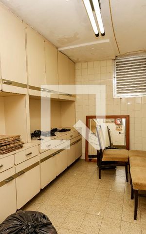 Casa à venda com 412m², 4 quartos e 6 vagas Casa à venda com 412m², 4 quartos e 6 vagasÁrea comum - Salão de festas
