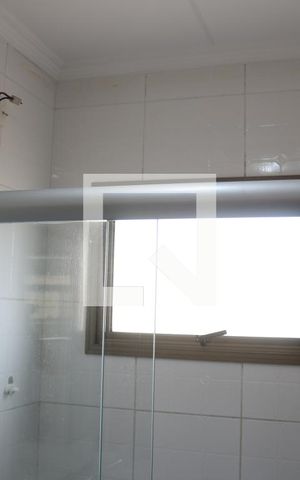 Apartamento à venda com 132m², 2 quartos e 2 vagasBanheiro da Suíte 1