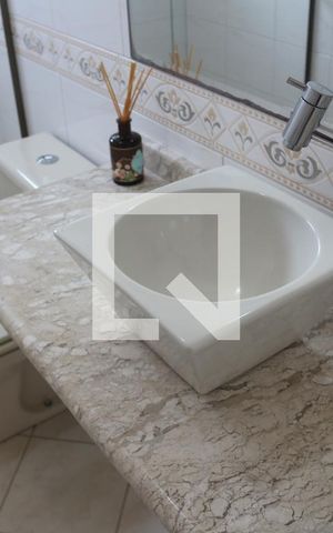 Apartamento à venda com 132m², 2 quartos e 2 vagasBanheiro 