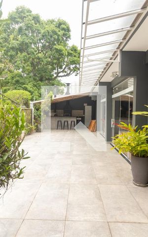 Casa de condomínio à venda com 230m², 3 quartos e 2 vagasÁrea comum - Salão de festas