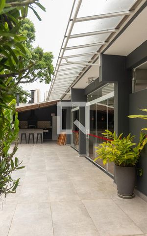 Casa de condomínio à venda com 230m², 3 quartos e 2 vagasÁrea comum - Salão de festas