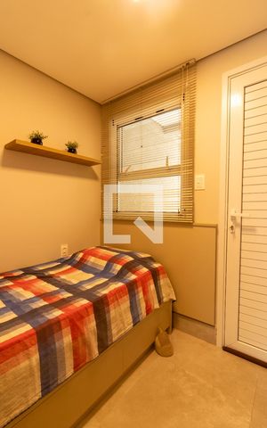 Casa de condomínio à venda com 230m², 3 quartos e 2 vagasQuarto de Serviço